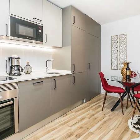 Lxway Poco Dos Negros Apartment *
